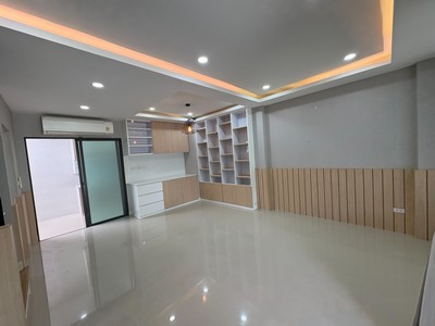 ขายทาวน์โฮมโครงการ Verve Rama 9 จาก SC Asset 21 ตร.ว 134 ตร.ม ติดถนนเลียบวงแหวนกาญจนาภิเษก เข้า-ออกเมืองสะดวก ใกล้สนามบินสุวรรณภูมิ