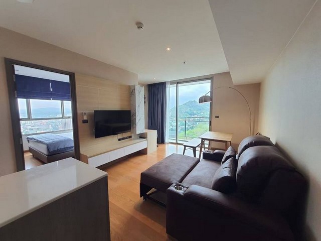 TEL:088-559 5199 คุณเอLine:https://line.me/ti/p/C0eGe0whLXให้เช่าคอนโด Marina Bayfront Condo ศรีราชาเฟอร์นิเจอร์ครบ พร้อมเข้าอยู่ค่าเช่าเพียง 25,000 บาท/เดือนมัดจำ 2 เดือน - ล่วงหน้า 1 เดือนชั้น 22 วิวเมือง และ ภูเขาห้องกว้าง 46 ตร.ม.1 ห้องนอน 1 ห้องน้ำจุดเด่นห้อง- ห้องใหญ่ กว้างขวาง โปร่งสบาย- วิวสูง เห็นเมืองและทะเลสวยงาม- เครื่องใช้ไฟฟ้าครบ ทีวี ตู้เย็น แอร์ ไมโครเวฟ ฯลฯสิ่งอำนวยความสะดวก- ฟิตเนส- สระว่ายน้ำ- ระบบร