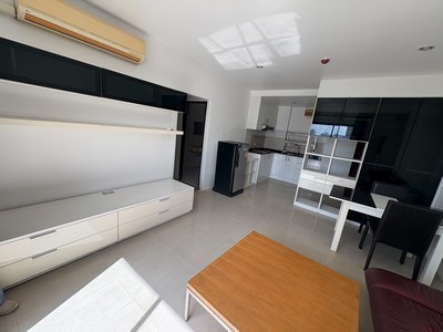 ขายคอนโดกลางกรุงรีสอร์ทคอนโด 2 นอน 2 น้ำ 60.9 ตร.ม ชั้น 5 , ใกล้ MRT ห้วยขวาง 700 เมตร ใกล้ เซ็นทรัล พระราม 9 และฟอร์จูนทาวน์