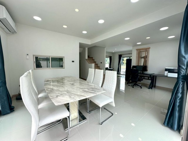 บ้านเดี่ยว 2 ชั้น หน้าสวน แกรนด์วัลเล่ย์ สุขุมวิท-เลี่ยงหนองมน ชลบุรี TP-H1666