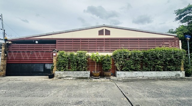 ขายด่วน บ้านเดี่ยว โชคชัย 4 ซอย 20 ลาดพร้าว หลังมุม ราคาถูก