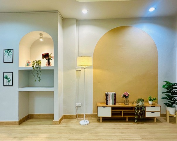 ขายด่วน ทาวน์โฮม 4 ชั้น ดีไซน์สวย 6 ห้องนอน ฟังก์ชันครบเหมือนบ้านเดี่ยว ทำเลดีใกล้ถนนประชาอุทิศ 72    ZTK279