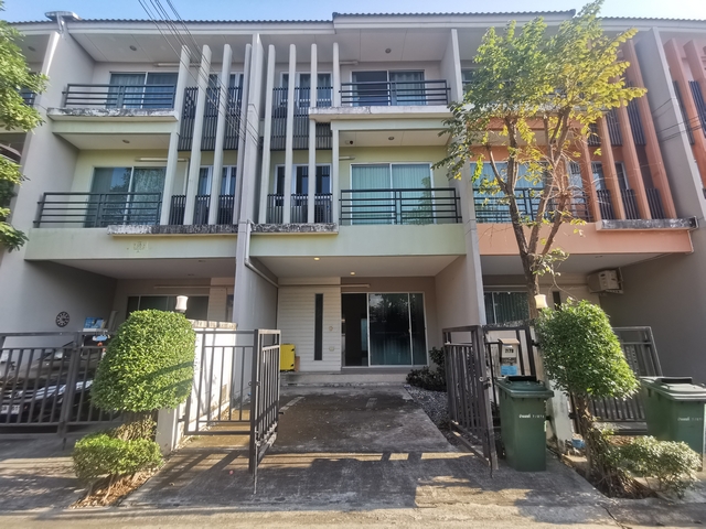 ขาย ทาวน์โฮม 3 ชั้น วิสต้า ปาร์ค พระราม 2 ฝั่งทิศเหนือ หน้าบ้านโล่ง 22 ตรว หลังเซ็นทรัลพระราม2 