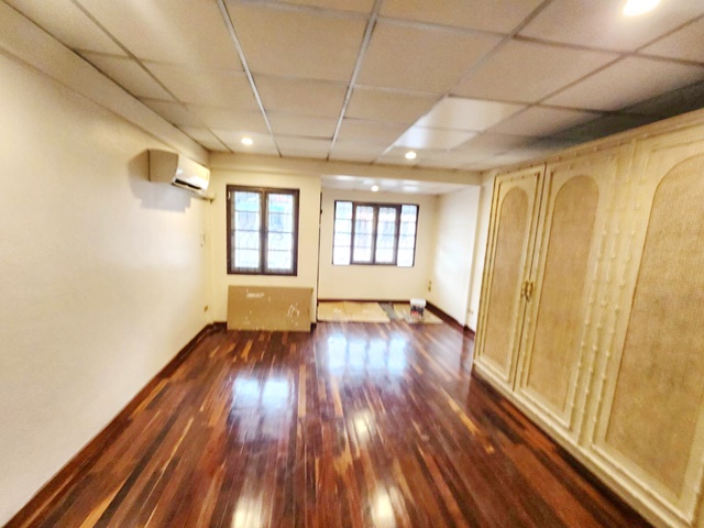 ให้เช่าทาวน์เฮ้าส์ 2 ชั้น 24ตร.วา สะพาน 99 รร.สามเสน2 550ม.ประชาชื่น2-6  204ตร.ม.บางซื่อ 2แอร์ 2-3นอน MRT บางซื่อ 1.8 กม.