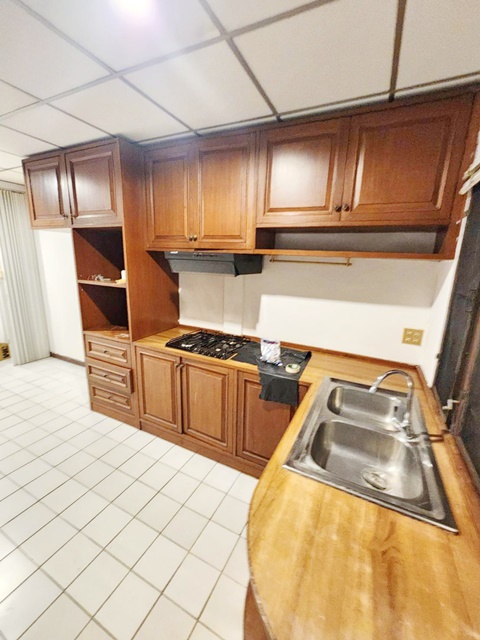 รร.สามเสน2 550ม.MRT บางซื่อ 1.8 กม. ให้เช่าทาวน์เฮ้าส์ 2 ชั้น 23ตร.วา  203ตร.ม.บางซื่อ 2แอร์ 2-3นอน ประชาชื่น2-6 สะพาน 99