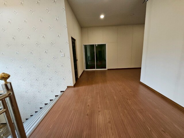 ขายด่วน ที่ดินพร้อมสิ่งปลูกสร้าง 8 ไร่ 20 ตรว.ทำเลดี ถนนหน้ากว้าง 10 ม. พร้อมตัวอาคารสำนักงานและที่พักอาศัย 2 ชั้น ต.สนับทึบ วังน้อย อยุธยา