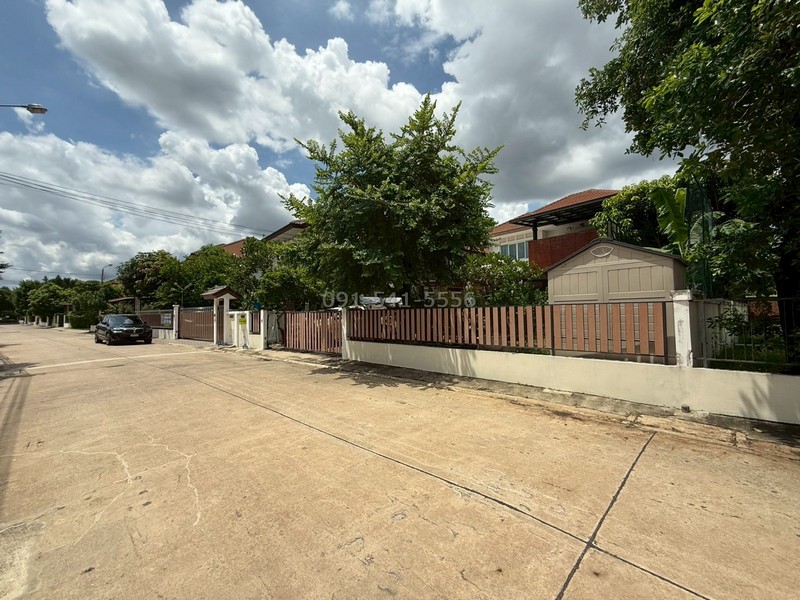 ขายบ้านเดี่ยว 2 ชั้น The Centro รัตนาธิเบศร์ ตกแต่งสวย พร้อมอยู่ ราคาถูกมาก เนื้อที่ 102.74 ตรว 3นอน 3น้ำ