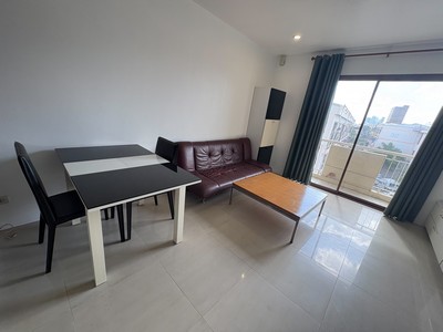 ขายคอนโดกลางกรุงรีสอร์ทคอนโด 2 นอน 2 น้ำ 60.9 ตร.ม ชั้น 5 , ใกล้ MRT ห้วยขวาง 700 เมตร ใกล้ เซ็นทรัล พระราม 9 และฟอร์จูนทาวน์