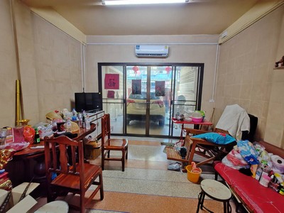 ขายทาวน์เฮ้าส์ 2 ชั้น สวยพร้อมอยู่ ประชาราษฎร์สาย1 ซอย10 เนื้อที่25.7 ตร.ว. 2ห้องนอน 2 ห้องน้ำ ต่อเติมด้านหลังอย่างดี