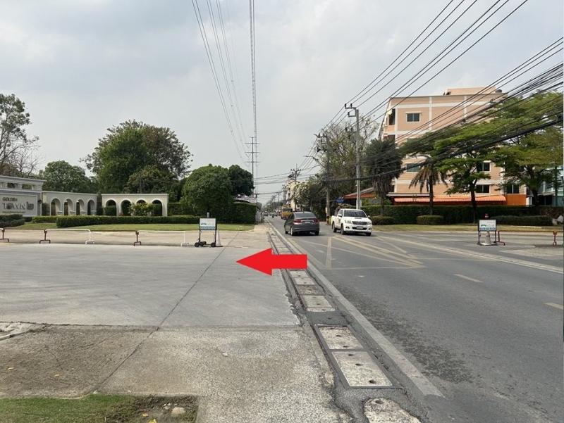 ขายทาวน์เฮ้าส์มือสอง อำเภอบางกรวย จังหวัดนนทบุรี  โครงการ โกลเด้นทาวน์ 2 ปิ่นเกล้า