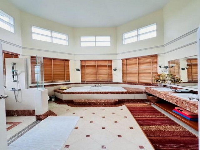 ให้เช่าบ้านเดี่ยว ซอยอ่อนนุช65 หมู่บ้าน โกลเด้นนครา อ่อนนุช ใกล้ ทางด่วนมอเตอร์เวย์ หมายเลข 7