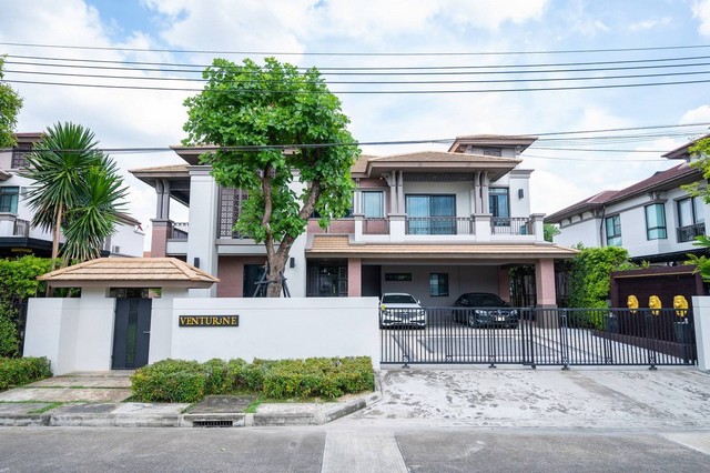 ขายบ้านเดี่ยว 2 ชั้น มัณฑนา เลค วัชรพล ขนาด 136 ตร.วา ตกแต่งหรู ขายพร้อมเฟอร์นิเจอร์