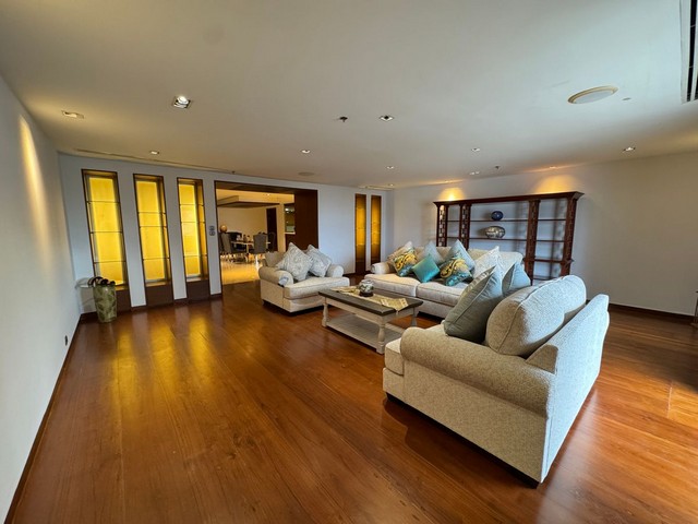 คอนโดหรูระดับซูเปอร์ลักชัวรี ใจกลางสุขุมวิท พร้อมพื้นที่ใช้สอยขนาดใหญ่