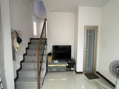 ขายทาวน์เฮ้าส์ 2 ชั้น 3 ห้องนอน 3 ห้องน้ำ ราคาดีโครงการ นิราวิลล์ ไอริช ใกล้เซนทรัลมหาชัย