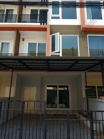 ให้เช่าทาวน์โฮมย่าน เกษตรนวมินทร์-นวลจันทร์  ใกล้ทางด่วนเอกมัย-รามอินทรา   โครงการ เดอะทรัสต์ 