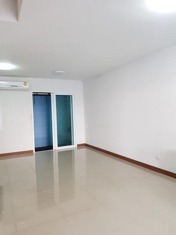 ให้เช่าทาวน์โฮมย่าน เกษตรนวมินทร์-นวลจันทร์  ใกล้ทางด่วนเอกมัย-รามอินทรา   โครงการ เดอะทรัสต์