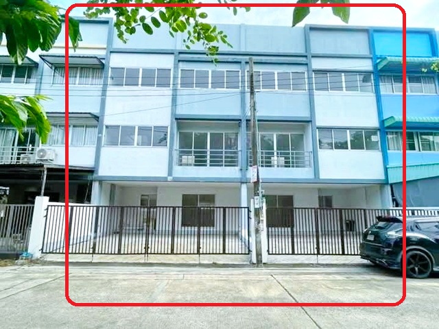 บ้านใหม่ กว้างใหญ่ รร.โชคชัยหทัยราษฏร์ 700 ม.ให้เช่าทาวน์โฮม 3​ ชั้น 2​ คูหา​   6​ นอน​ 6​ น้ำ 