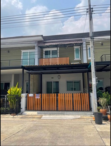 LVPU53246 ให้เช่า หมู่บ้านพาทาโกเนีย รามอินทรา-ซาฟารี ถนนเลียบคลองสอง บ้านสภาพใหม่ ทำเลตรงข้ามตลาดการท่องเที่ยวราคาเช่า : 15,000 บาท/เดือน  ที่ตั้ง : ถนนเลียบคลองสอง แขวงบางชัน เขตคลองสามวา กรุงเทพ 10510ชื่อโครงการ : หมู่บ้านพาทาโกเนีย รามอินทรา-ซาฟารี รายละเอียด :- ที่ดิน 20 ตร.วา- 3 ห้องนอน- 2 ห้องน้ำ- แอร์ 2 ตัว (ในห้องนอนใหญ่ 1 ห้องรับแขก 1)- ไม่อนุญาตสัตว์เลี้ยง หรือคุยเฉพาะเคส- บ