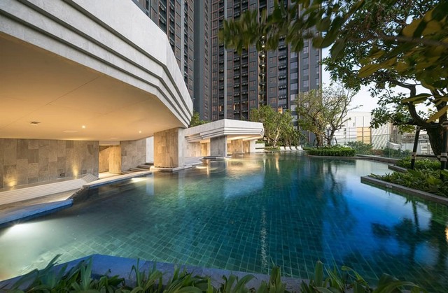 LV53244 ให้เช่า คอนโดทำเลดี ไลฟ์ ลาดพร้าว แวลลี่ย์ Life Ladprao Valley คอนโดพร้อมอยู่ ติด BTS ห้าแยกลาดพร้าว ตรงข้าม Central ลาดพร้าวราคาเช่า : 25.000 บาท/เดือน (ประกัน 2 เดือน ล่วงหน้า 1 เดือน) ที่ตั้ง : ถนนพหลโยธิน แขวงจอมพล เขตจตุจักร กทม.ชื่อโครงการ : ไลฟ์ ลาดพร้าว แวลลี่ย์ Life Ladprao Valleyรายละเอียด :- ขนาด 35 ตร.ม. - ชั้น 31 (เลขห้องมงคลผลรวม = 9)- 1 ห้องนอน - 1 ห้องนั่งเล่น - 1 ห้องน้ำ - ทิศตะวันออก วิวเมืองสวย (ไม่บ