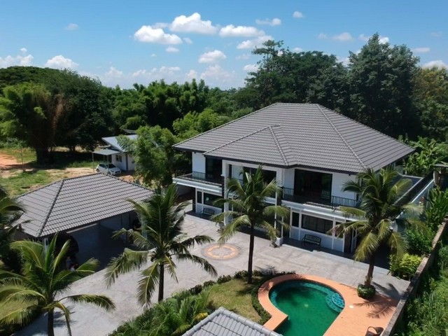 ขายบ้านพูลวิลล่า2ชั้น 440ตรว. 5นอน6น้ำ ลดเหลือ 19ลบ. ฟรีโอน สระว่ายน้ำ ใกล้เทศบาลแม่โจ้ ต.หนองหาร อ.สันทราย เชียงใหม่