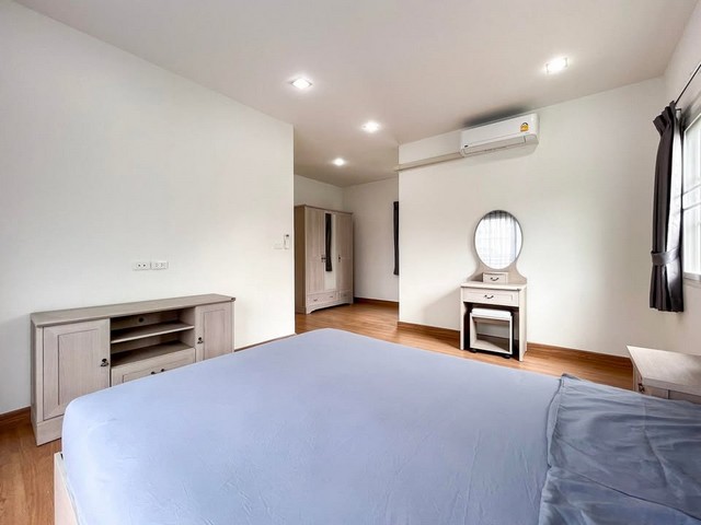 HR2837ให้เช่าบ้านเดี่ยว พร้อมเฟอร์นิเจอร์ หมู่บ้านโกลเด้น นีโอ สาทร ใกล้เมโทร ทาวน์ ไม่ไกลจากBTSวุฒากาศ