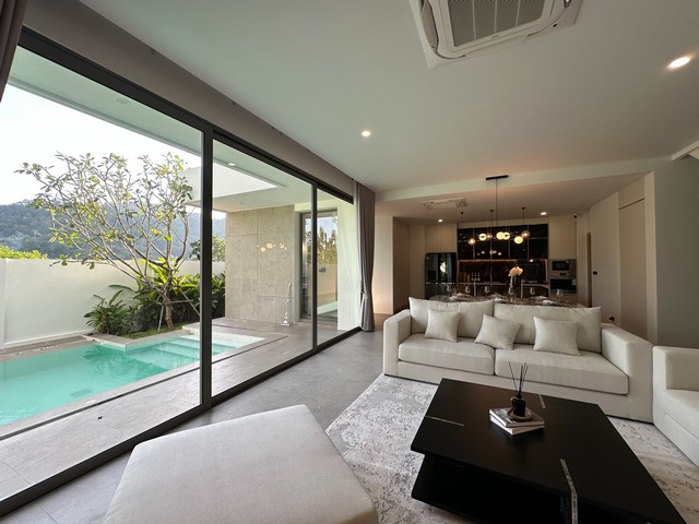 For Sales : Kathu-Patong, Luxury Pool Villa, 4 Bedrooms 4 Bathrooms