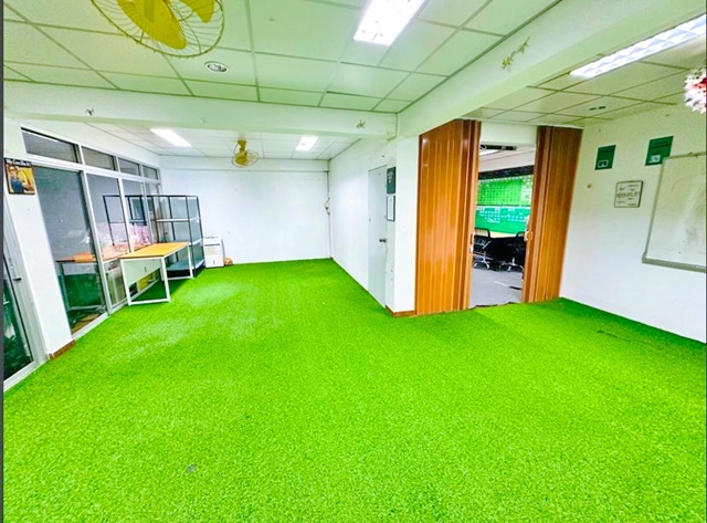 BTSรัชโยธิน 100 ม. เมเจอร์รัชโยธิน 120ม. ให้เช่าออฟฟิศ ชั้น 2 รัชดาฯ-พหลโยธิน 230 ตร.ม. 58 ตร.วา. รร.นานาชาตินอินเวนท์ 1.1 กม.