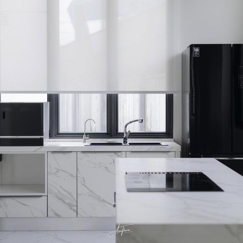 บ้านสร้างใหม่ ใจกลางเอกมัย 5 ชั้น พร้อมลิฟท์ 3 ห้องนอน 4 ห้องน้ำ 3 ที่จอดรถ