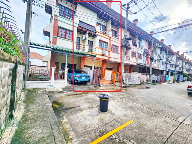 มี 7-Eleven สนามหญ้า 2แอร์ ตรงข้ามโลตัส ไทวัสดุ ทาวน์เฮ้าส์ 3 ชั้น 4นอน ซอยนวมินทร์ 133-141 3น้ำ ทำเลติดถนนใหญ่ บึงกุ่ม 24ตร.วา  274 ตร.ม. 