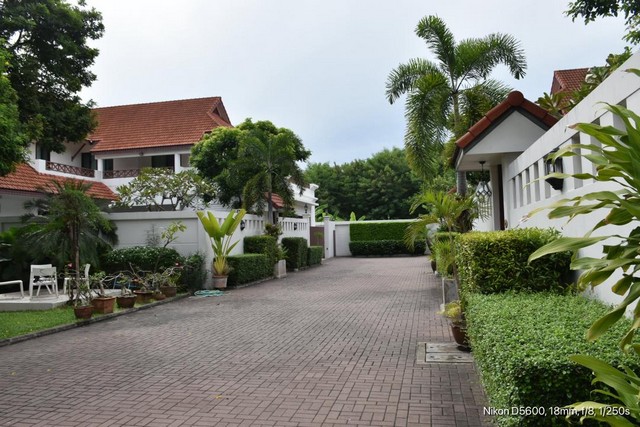 ให้เช่าบ้านเดี่ยว4นอนพร้อมสระว่ายน้ำส่วนตัวซอยศูนย์วิจัยใกล้เซ็นทรัลพระราม9 เลียบด่วน