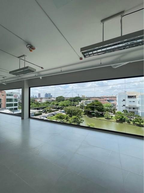 ให้เช่าอาคารสำนักงาน 4 ชั้น 872.68 ตร.ม. ซอยพัฒนาการ 31-1 พร้อมลิฟต์ ใกล้ทางด่วน