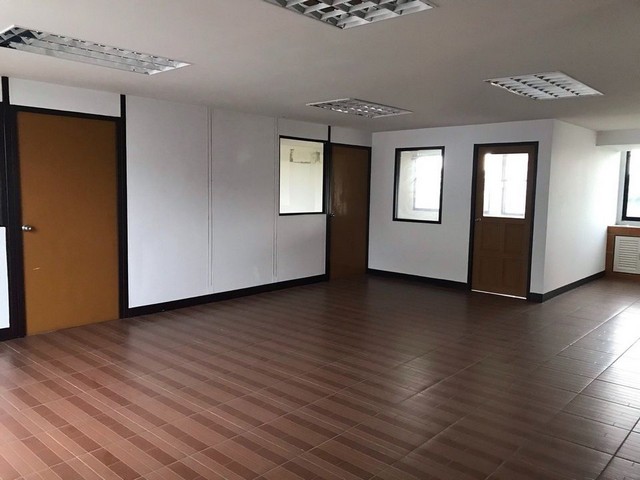 HR2841ขายและให้เช่าอาคาร 5 ชั้น ย่านดอนเมือง ใกล้สนามบินดอนเมือง เดินทางสะดวกใกล้ทางด่วน