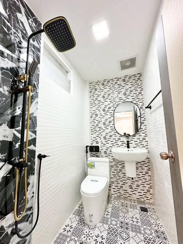 บ้านสวยสไตล์รีสอร์ทพร้อมรอยู่ รีโนเวทใหม่ทั้งหลัง  มบ.คู่ขวัญ •ถนน  วิฑูรดำริ •บ้านบึง 2 ห้องนอน 1ห้องน้ำ