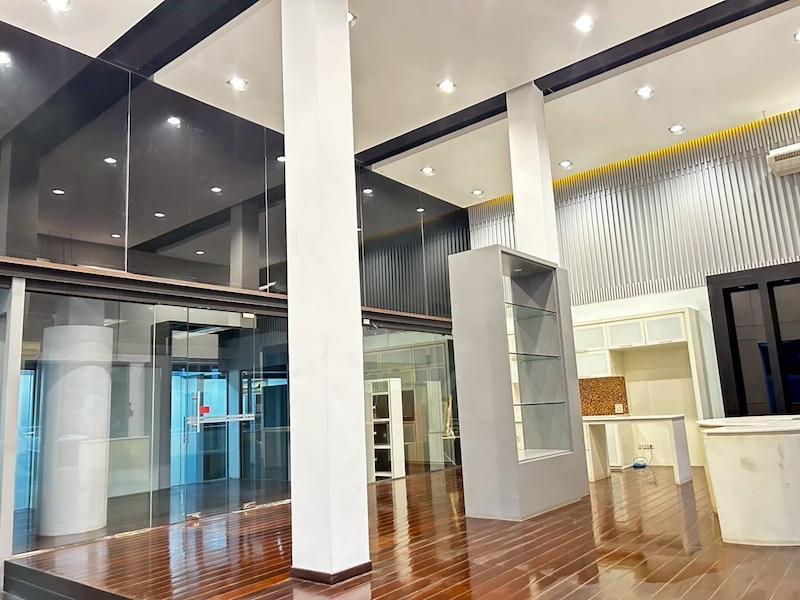 ให้เช่าอาคารพาณิชย์ 4 ชั้น 860 ตร.ม. ถนนกิ่งแก้ว ซอย 6 ทับ 22 บางพลี ใกล้สุวรรณภูมิ