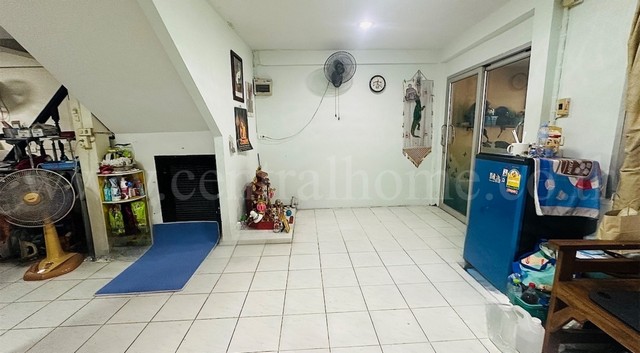 ทาวน์เฮ้าส์ ถนนนาคนิวาส ลาดพร้าว วิลเลจ ซอยนาคนิวาส 42 ทำเลดี