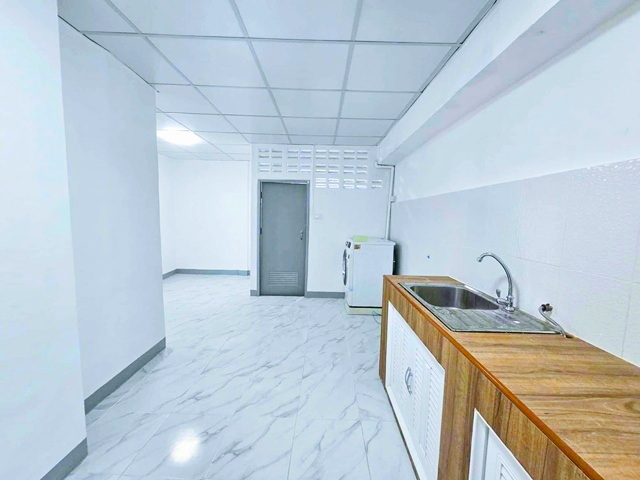 ปรับปรุงใหม่ 19ตร.วา.MRTห้วยขวาง 745ม. รัชดาภิเษก ให้เช่าทาวน์เฮ้าส์ 2 ชั้น 3-6ปีมีครั้ง  149ตร.ม.  3 นอน 2 น้ำ ตประชาราษฏร์บำเพ็ญ