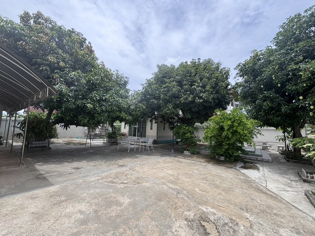  ขายบ้านเดี่ยว 2 ชั้น  เรือนรับรองชั้นเดียว 1 หลังในรั้วเดียวกัน แขวงศาลาธรรมพน์ เขตทวีวัฒนา กรุงเทพ 