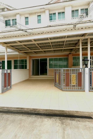 ขายทาวน์โฮม 3 ชั้น หมู่บ้าน พาร์คแกลเลอรี่ วัชรพล ขนาด 24.4  ตรว. 3 นอน 3 น้ำ บ้านสวย  บ้านเปล่า ใกล้รถไฟฟ้าสายสีชมพู สถานีวัชรพล