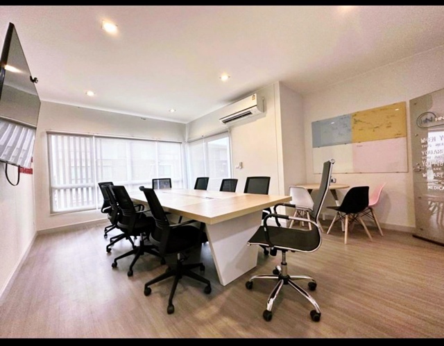 ขาย-เช่าทาวน์โฮมหรู 3 ชั้น รามอินทรา-วงแหวน MRT คู้บอน 2.7กม.หลังมุม ติดถนนใหญ่ 352 ตร.ม. รร.วัดคู้บอน 600 ม. 4 นอน 3 น้ำ  ถ.กาญจนาภิเษก