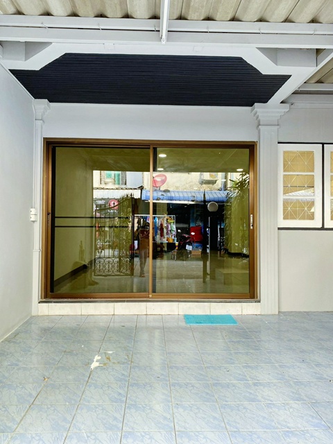 ลาดพร้าววังหิน79-85 BTS เสนานิคม 2.1 กม.เดอะแจส วังหิน 365 ม.ให้เช่าทาวน์เฮ้าส์ 2 ชั้น 20ตร.วา. 152 ตร.ม. 