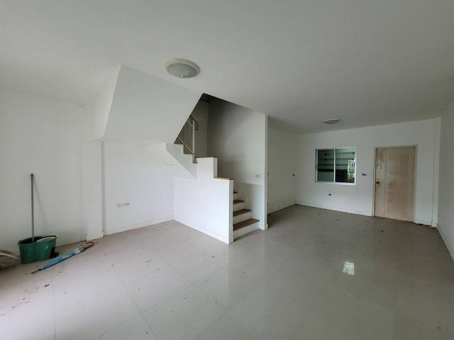 ขาย ทาวน์เฮ้าส์ เอ โทล บาหลีบีช เมืองฉะเชิงเทราฉะเชิงเทรา PTT00030