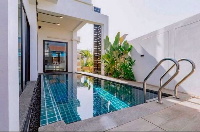 โซนสุเทพ ให้เช่า 70,000 บาท/เดือน ขาย 8.9 ล้าน บ้านพูลวิลล่า 2 ชั้น – ทำเลทอง บ้านสวย บรรยากาศเงียบสงบ หลังสนามบิน เชียงใหม่