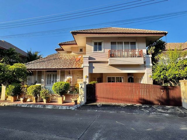 กุลพันธ์วิลล์10 ขาย 6.5 ล้าน 83 ตรว. #ไชยสถาน #สารภี บ้านสวย หลังใหญ่ 2 ชั้น #เฟอร์นิเจอร์บางส่วน เดินทางสะดวก #ติดถนนใหญ่