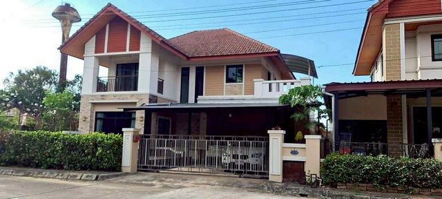 ขาย 5.8 ล้าน – #กุลพันธ์วิลล์12 #สารภี 72 ตรว. 5 นอน 4 น้ำ บ้านหลังใหญ่ 2 ชั้น #แปลงมุม ทำเลดี ต่อเติมครบ #ซื้ออยู่เองหรือปล่อยเช่าก็ได้