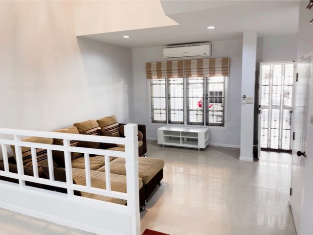 ให้เช่าทาวน์โฮม 3 ชั่น ม.วิชั่นวิลล์ 5 ซ.สามัคคี 34 ตกแต่งพร้อมเฟอร์นิเจอร์