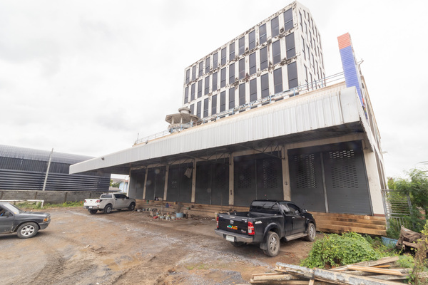 ขายอาคาร สำนักงาน โชว์รูม สูง 5 ชั้น ติดถนนโรจนะ(ทล.309) วังน้อย อยุธยา 