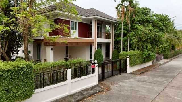 บ้านเดี่ยวสุดหรู หลังใหญ่ ฟังก์ชั่นครบ โครงการ เดอะโฟร์ สันผีเสื้อ