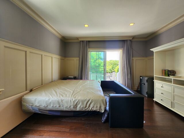 Elegant 3BR Home at Narasiri Bangna with Wide Garden, Near Mega Bangna Shopping