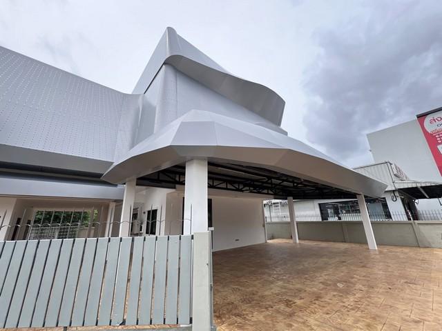 ให้เช่าโฮมออฟฟิศ 450 ตร.ม. ติดถนประเสริฐมนูกิจ เลียบด่วน ทำเลสวย หน้ากว้างติดถนน ใกล้โรงเรียนเลิศหล้า จอดรถได้หลายคัน