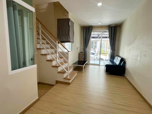 บางนา-สวนหลวง โครงการหรูมีส่วนกลาง เมกกะบางนา ให้เช่าบ้านทาวน์เฮาส์ 2 ชั้น 3 นอน ตลาดราชพฤกษ์ 2.3 กม.ถ.กาญจนาภิเษก